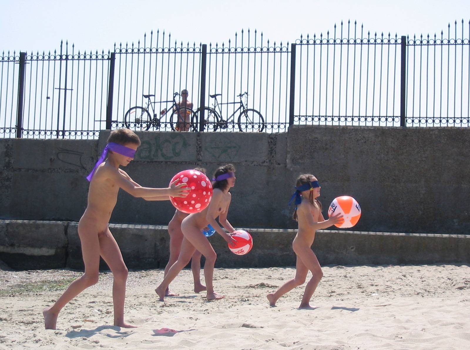 Beach Wall Kids Ball Game - 2